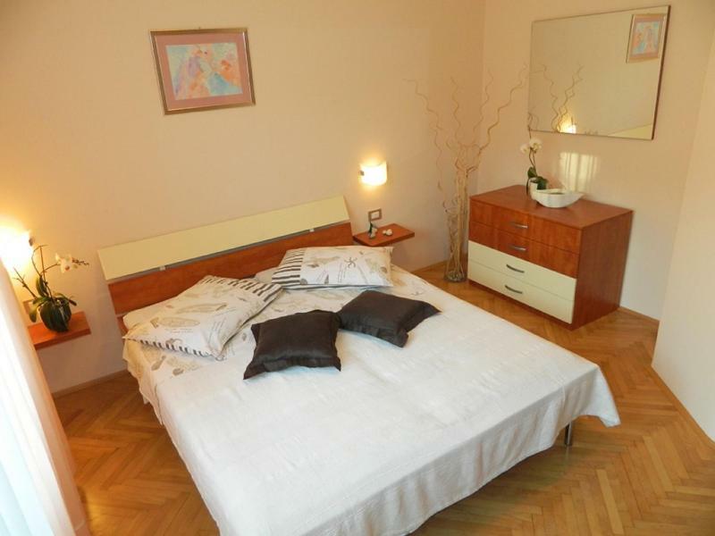 Apartmani Sole Pjescana Uvala Bagian luar foto